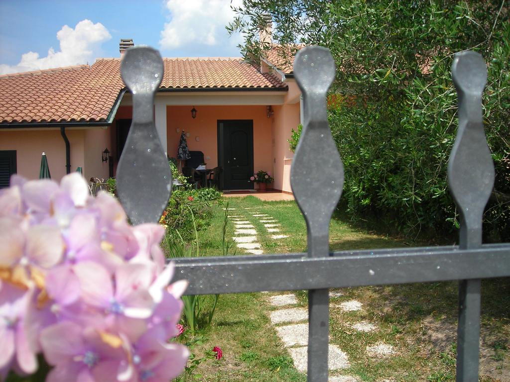 Residence Ai Campi Da Golf Saturnia Kültér fotó