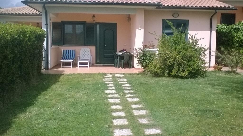 Residence Ai Campi Da Golf Saturnia Kültér fotó