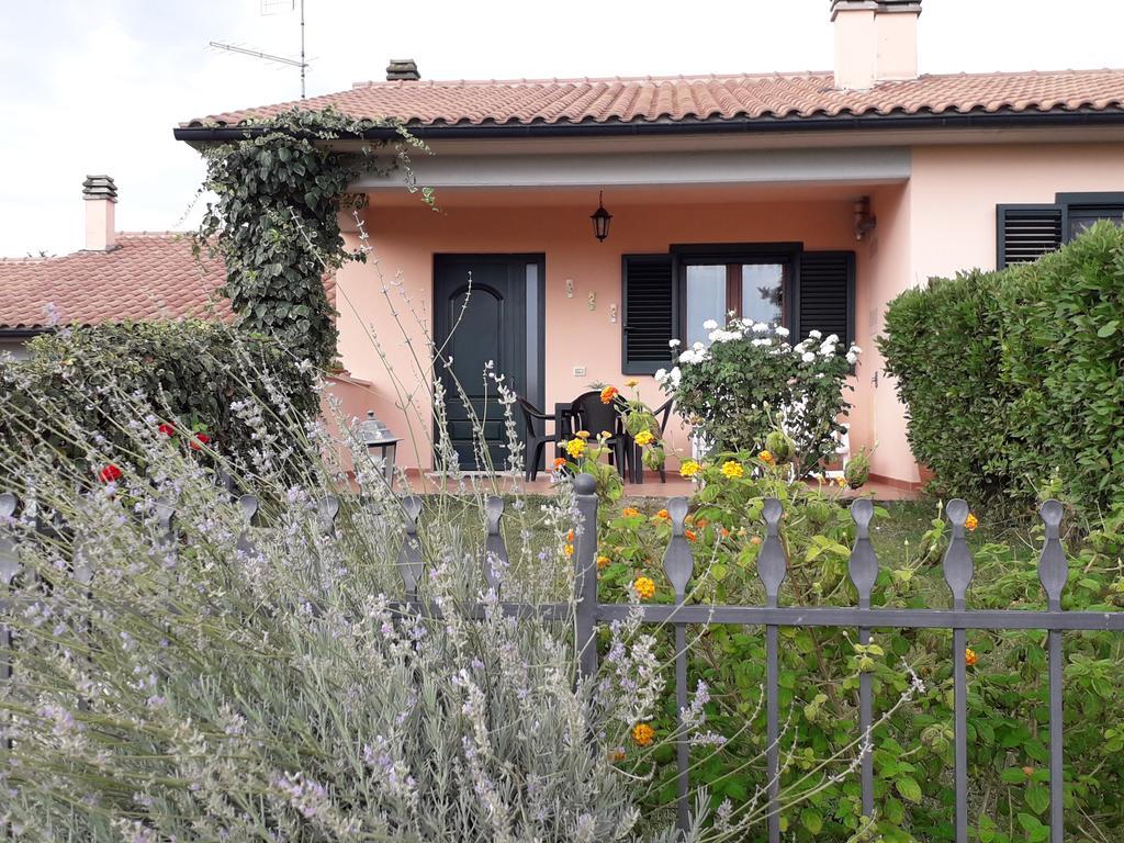 Residence Ai Campi Da Golf Saturnia Kültér fotó